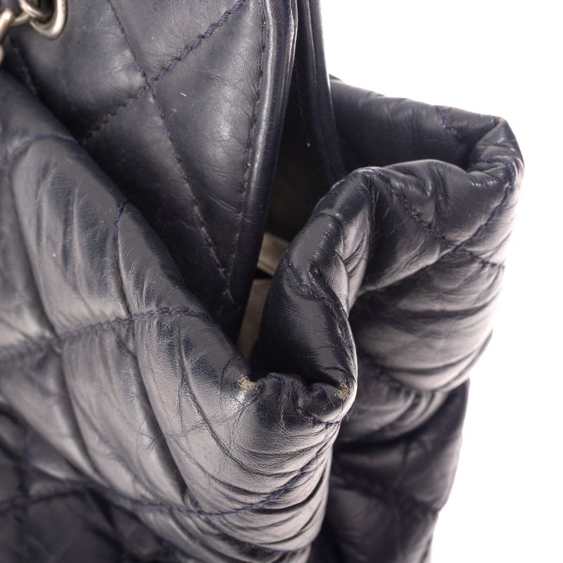 Bolsa-Chanel-Reissue-2.55-Tote-Matelasse-Marinho