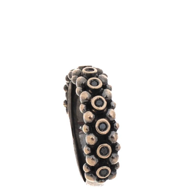 Anel-Carla-Amorim-Meia-Alianca-Composicao-Ouro-e-Diamante-Negro