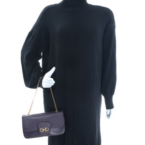 Bolsa Salvatore Ferragamo Luciana Chain Roxo