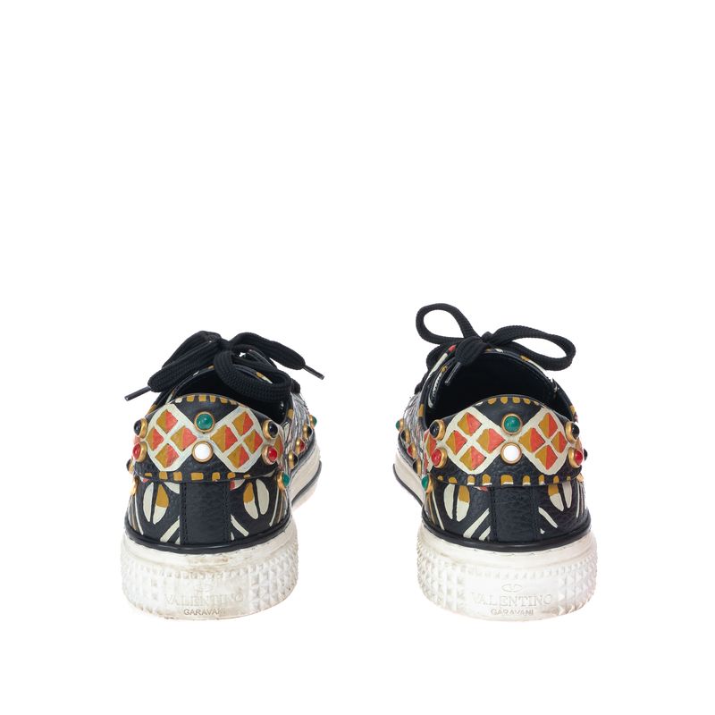Tenis-Valentino-Garavani-Colorido-Fundo-Preto