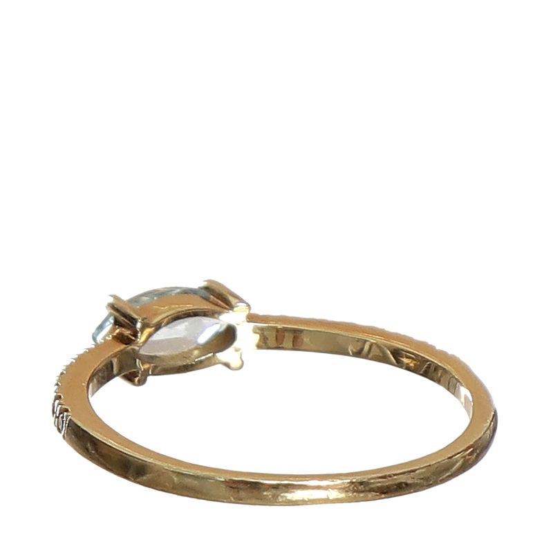 Anel-Vitoria-Sayeg-Solitario-Canoa-em-Ouro-18K-e-Agua-Marinha