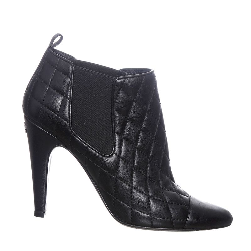 Bota-Chanel-Cano-Baixo-Couro-Preto-