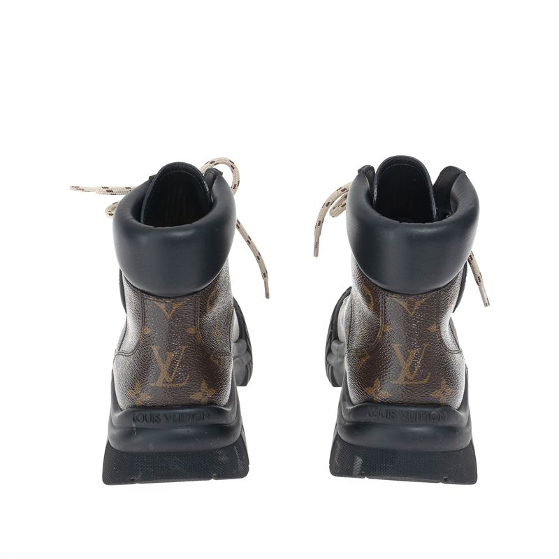 Bota-Louis-Vuitton-Coturno-Ruby-Flat-Ranger-Monograma