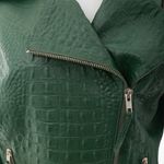 Conjunto-Patricia-Viera-Jaqueta-e-Saia-Couro-Verde