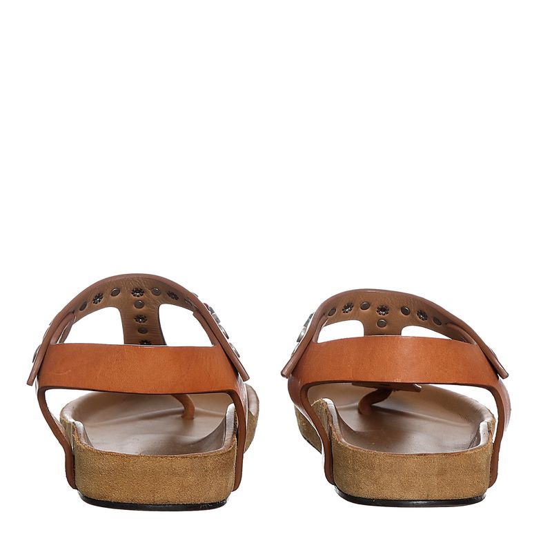 Sandalia-Isabel-Marant-Rasteira-Couro-com-Aplicacoes
