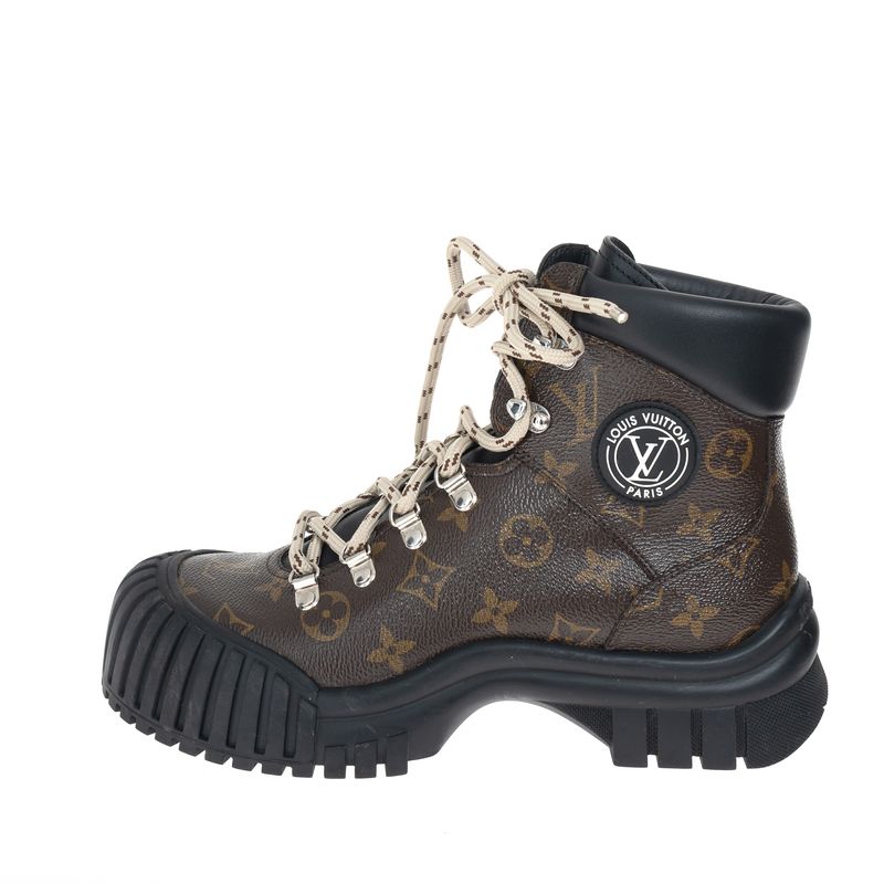 Bota-Louis-Vuitton-Coturno-Ruby-Flat-Ranger-Monograma