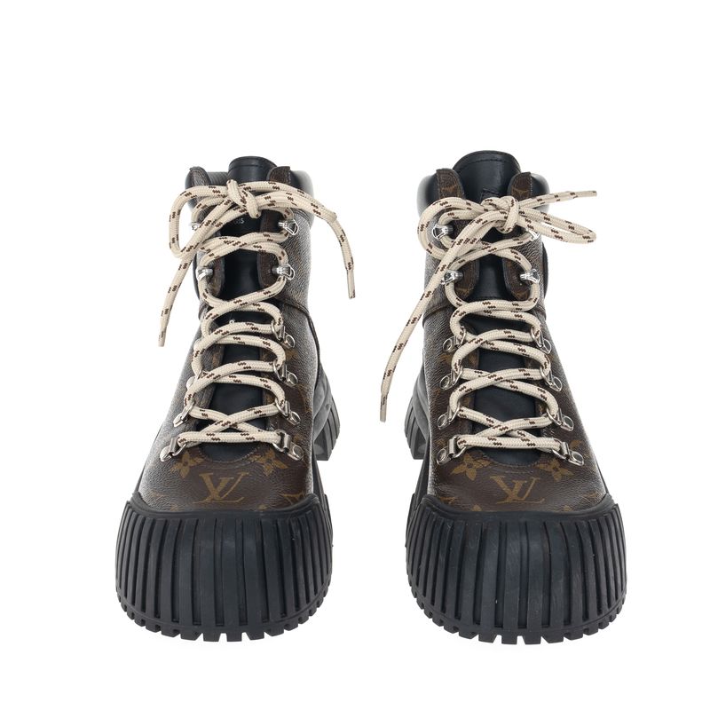 Bota-Louis-Vuitton-Coturno-Ruby-Flat-Ranger-Monograma
