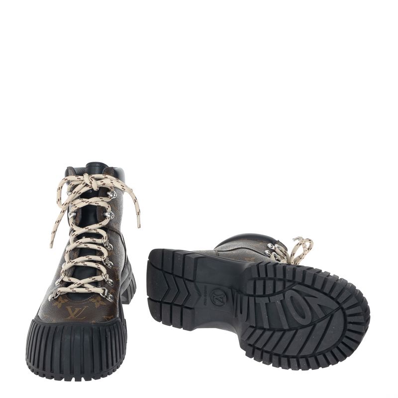 Bota-Louis-Vuitton-Coturno-Ruby-Flat-Ranger-Monograma