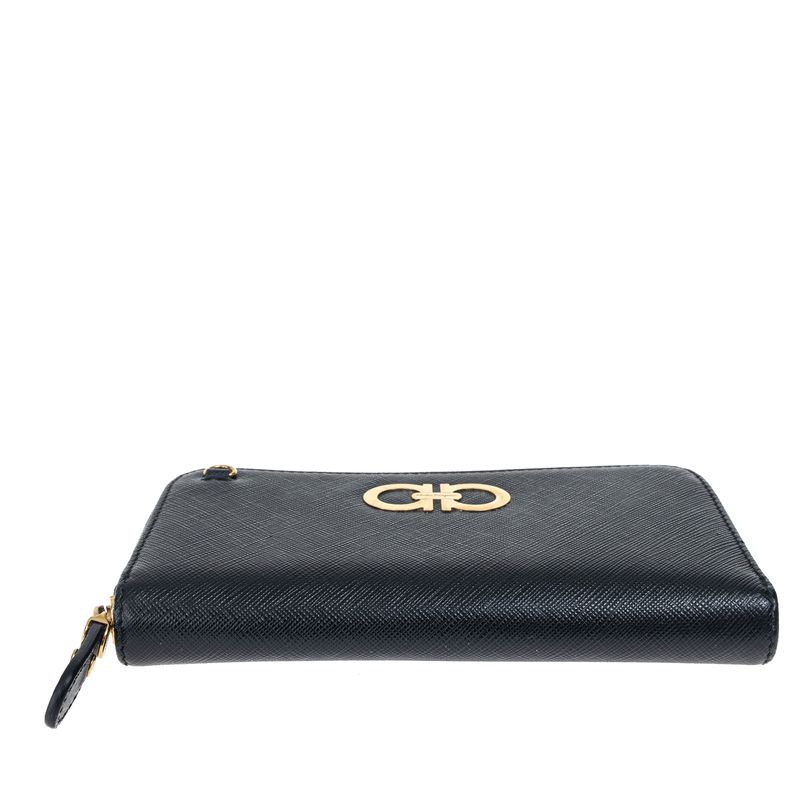 Carteira-Salvatore-Ferragamo-WOC-Preta