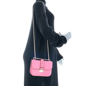 Bolsa Valentino Garavani Glam Lock Rosa