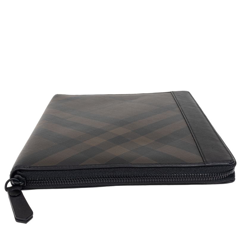 Porta-Ipad-Burberry-Housecheck-Escuro