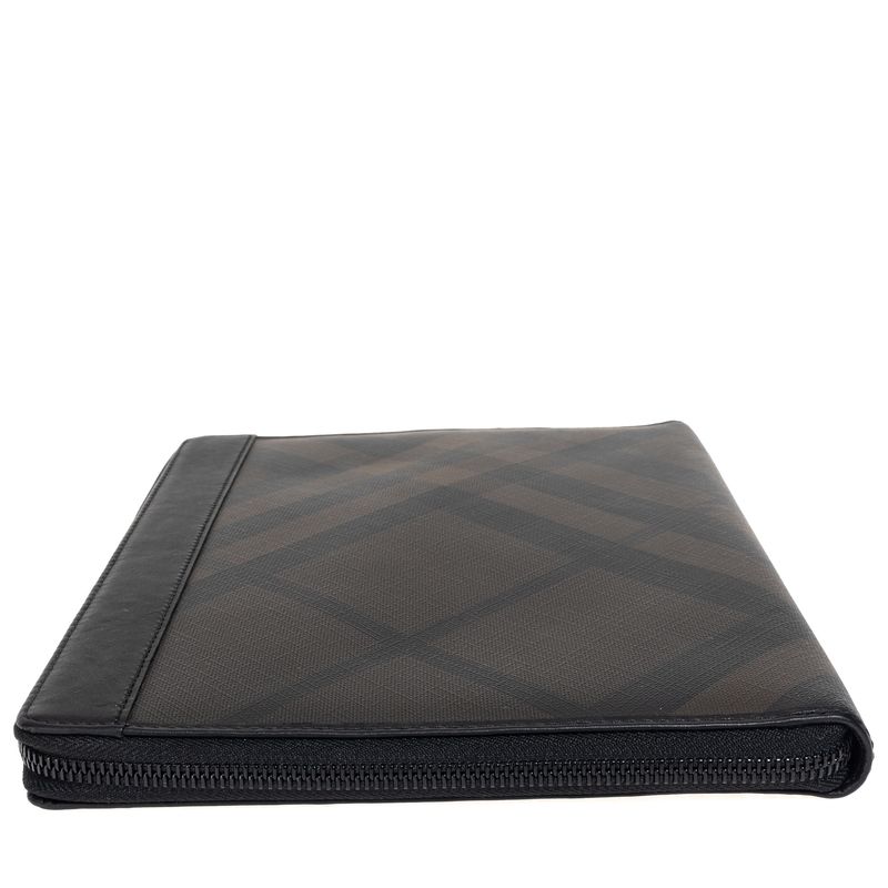 Porta-Ipad-Burberry-Housecheck-Escuro