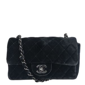 Bolsa Chanel Flap Matelassê Veludo Preta