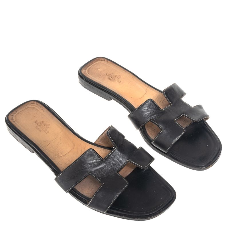 Sandalia-Hermes-Rasteira-Oran-Preta