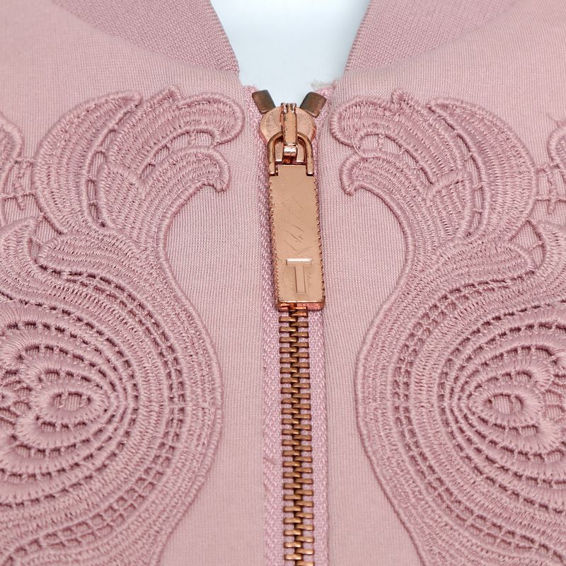 Casaco-Ted-Baker-Bordados-Rosa