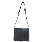 Bolsa-Louis-Vuitton-Messenger-District-Damier-Graphite