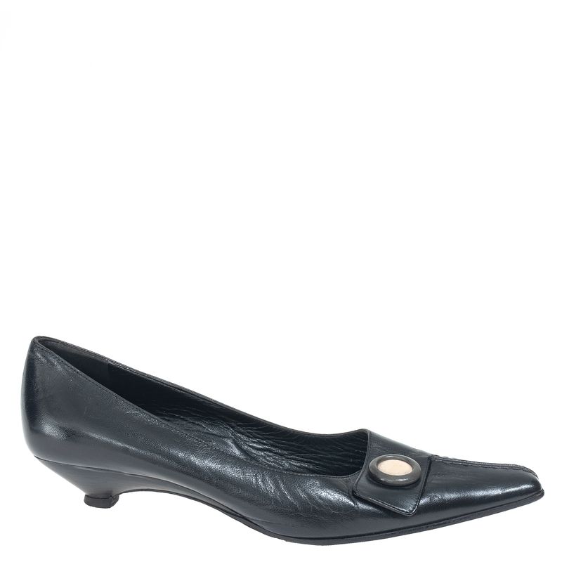 Sapato-Miu-Miu-Botao-Branco-Couro-Preto