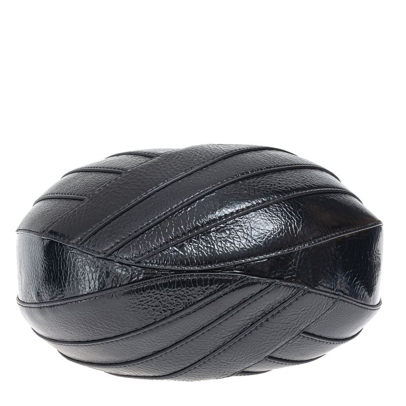 Bolsa-Chanel-Crumpled-Patent-Droplet-Preta