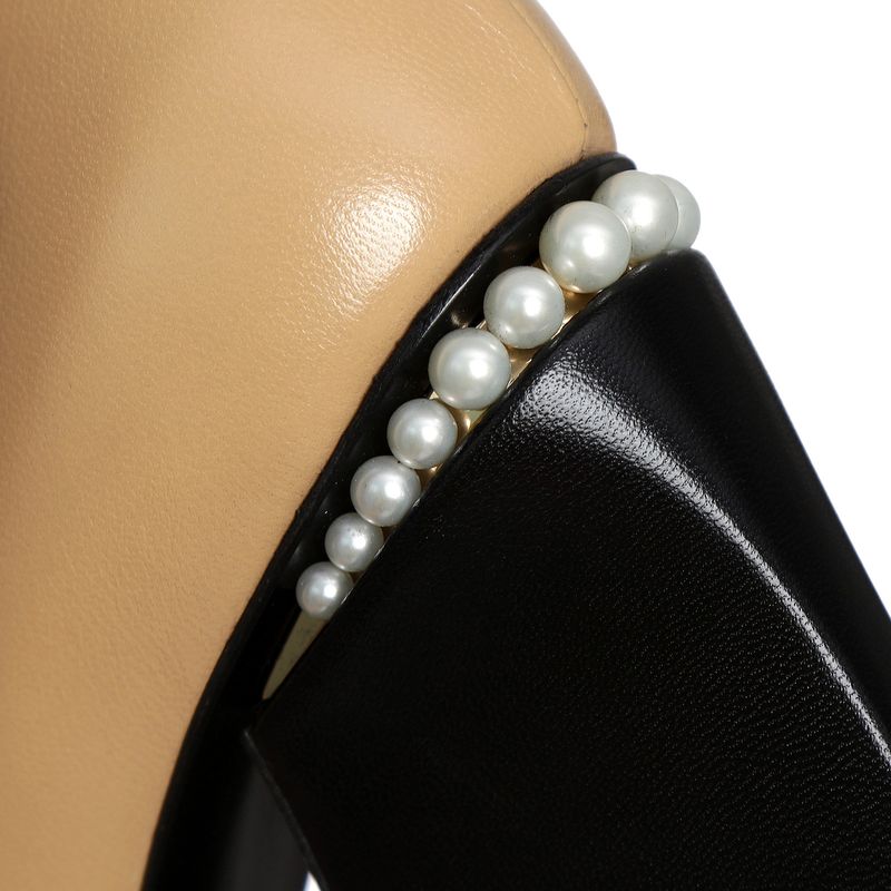 Sapato-Chanel-Couro-Bicolor-Detalhe-Perola