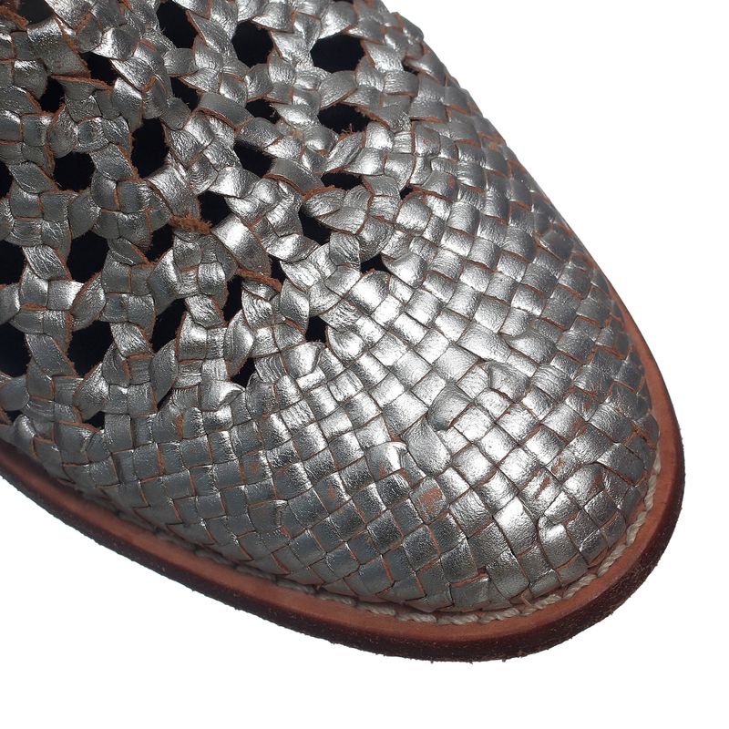 Bota-Sarah-Chofakian-Prateada