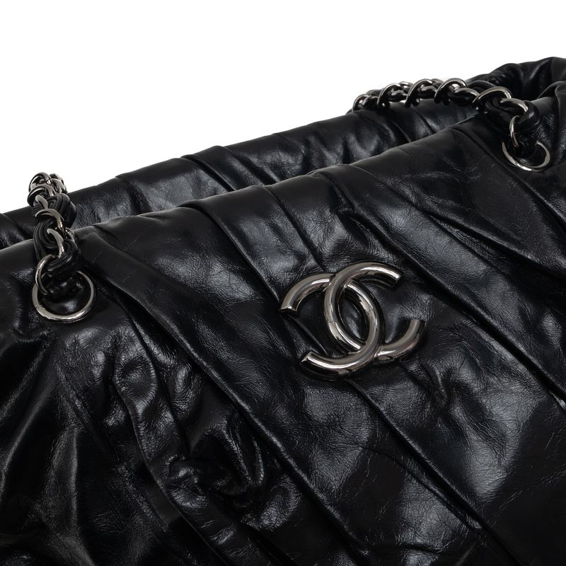 Bolsa-Chanel-Twisted-Lambskin-Preta