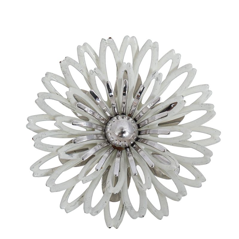 Broche-Flor-Branco-e-Prateado