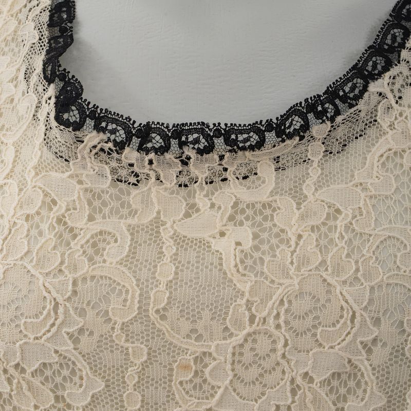 Vestido-Dolce---Gabbana-Renda-Preto-e-Branco-