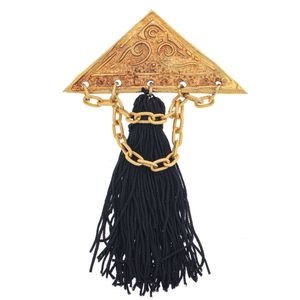 Broche Vintage Pirâmide Dourada com Tassel