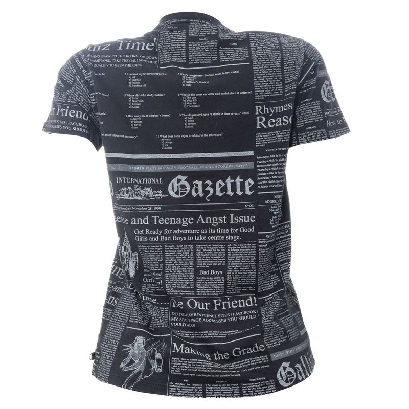 Camiseta-John-Gallliano-Estampa-Jornal-Preta-