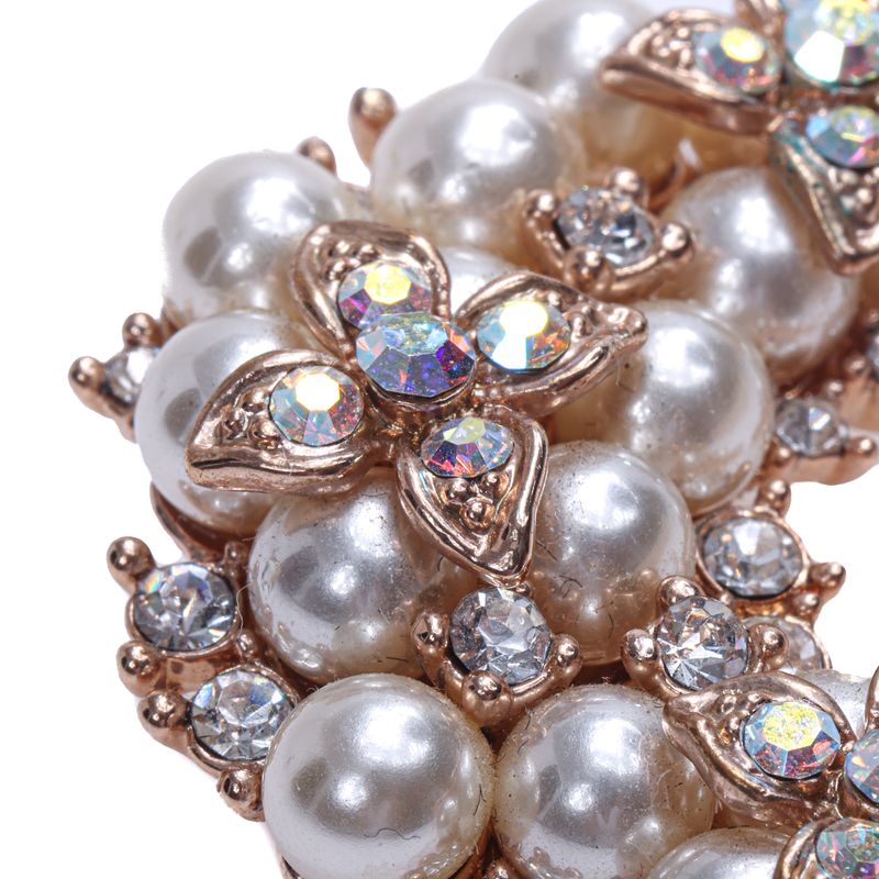 Broche-Vintage-com-Esferas-Peroladas-e-Cristais