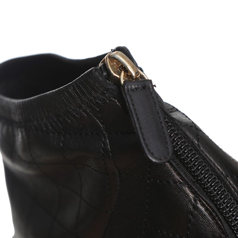 Bota-Chanel-Cano-Baixo-Couro-Matelasse-Preto-