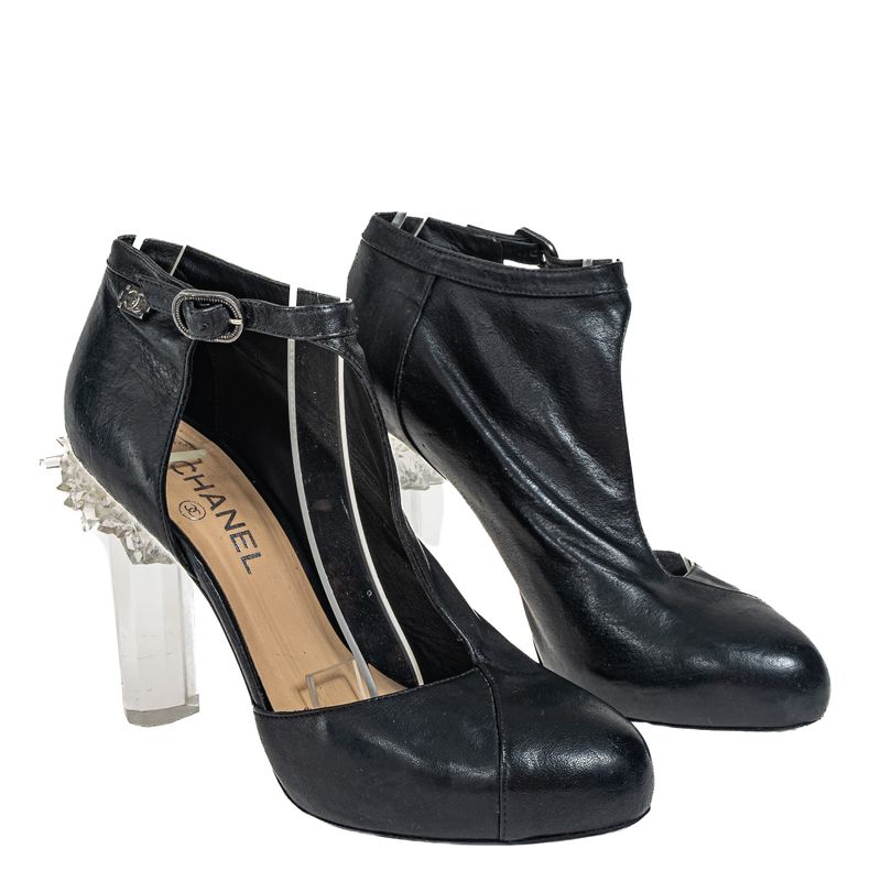 Sapato-Chanel-Salto-Estilizado-Preto