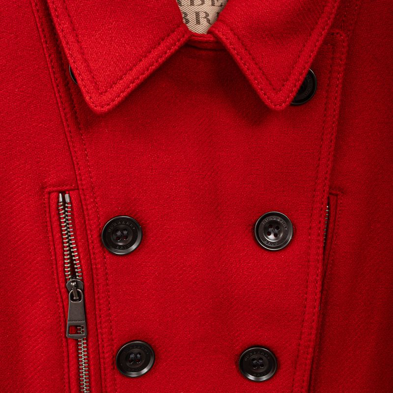 Sobretudo-Burberry-La-Vermelho