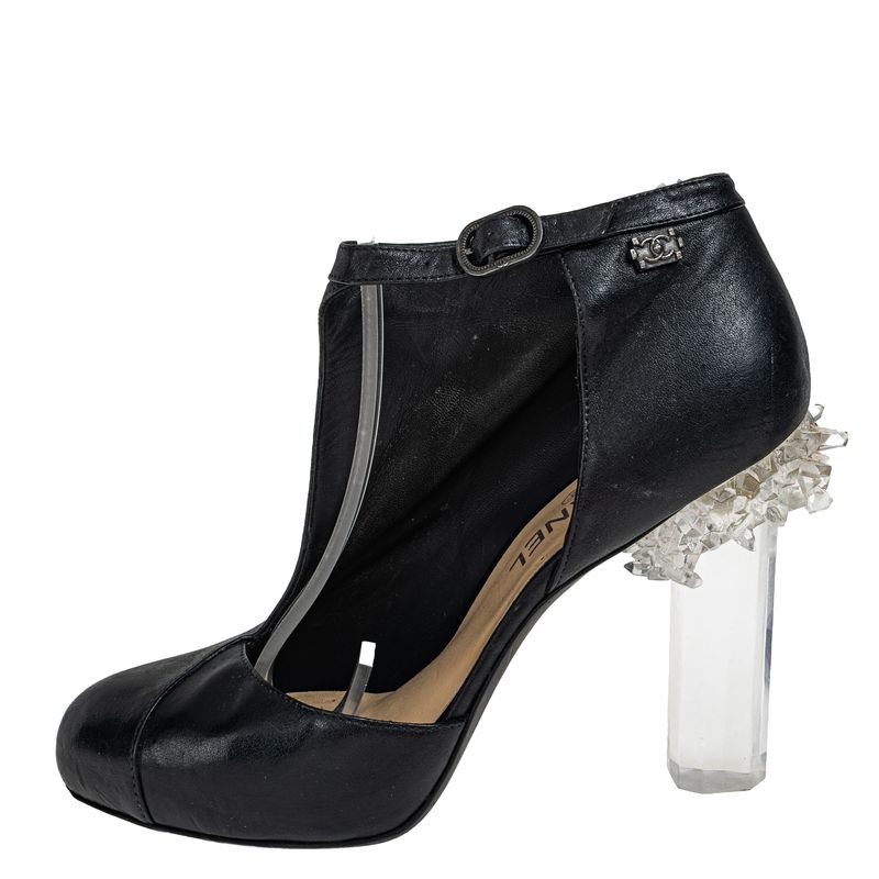 Sapato-Chanel-Salto-Estilizado-Preto