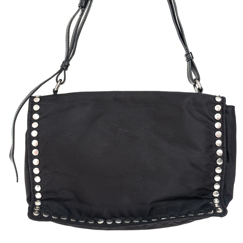 Bolsa-Prada-Etiquette-Studded-Nylon-Preta