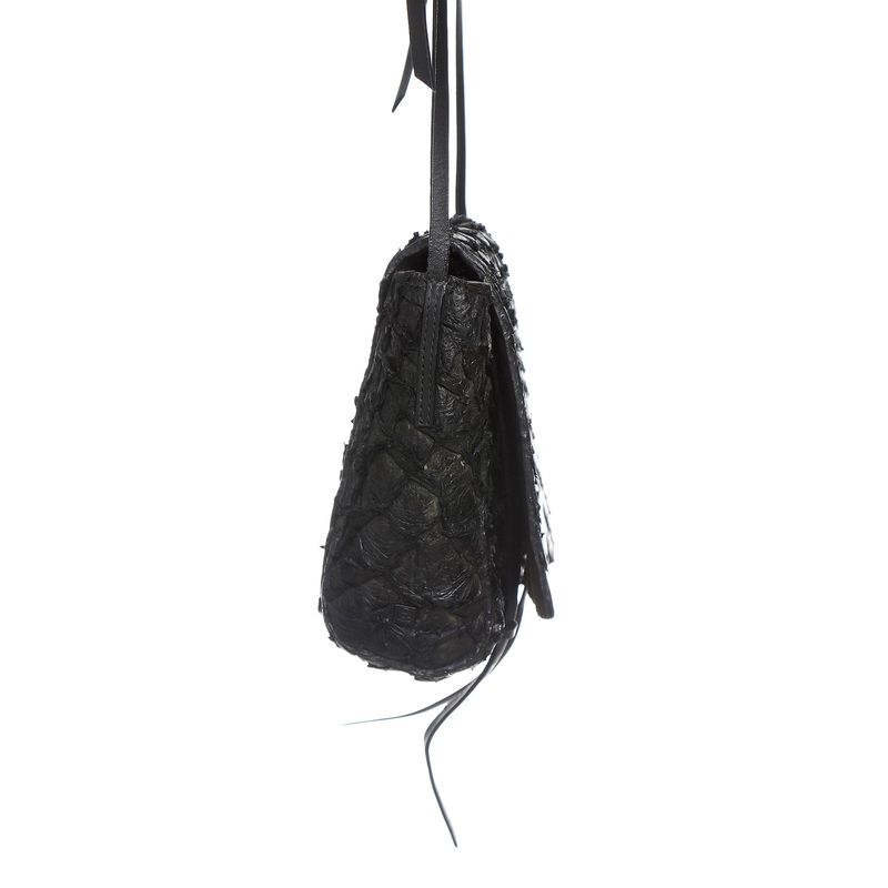 Bolsa-Osklen-Pirarucu-Flap-Preta