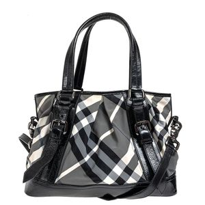 Bolsa Burberry Beat Verniz Preto e Housecheck
