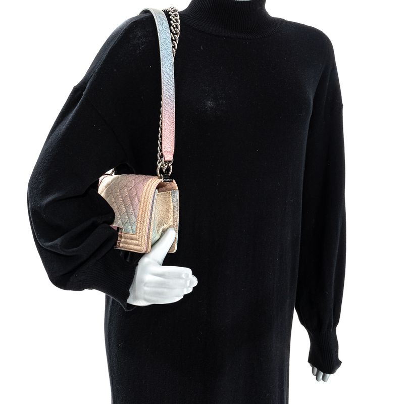 Bolsa-Chanel-Boy-Caviar-Degrade-Colorida