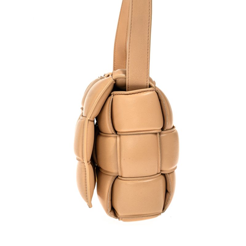 Bolsa-Bottega-Veneta--Padded-Cassette-Bege-
