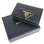 Carteira-Prada-Pequena-Triangle-Preta