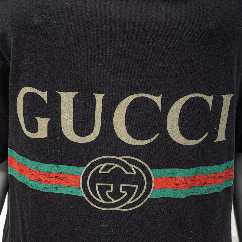 Camiseta-Gucci-Logo-Preta-