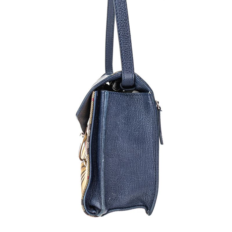 Bolsa-Burberry-Housecheck-e-Couro-Azul-Marinho-