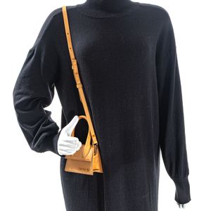 Bolsa Jacquemus Le Chiquito Mini Caramelo
