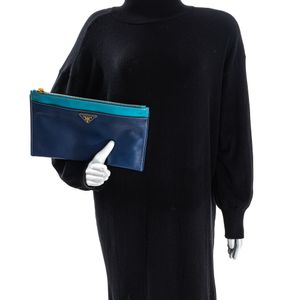 Clutch Prada Couro Saffiano Azul