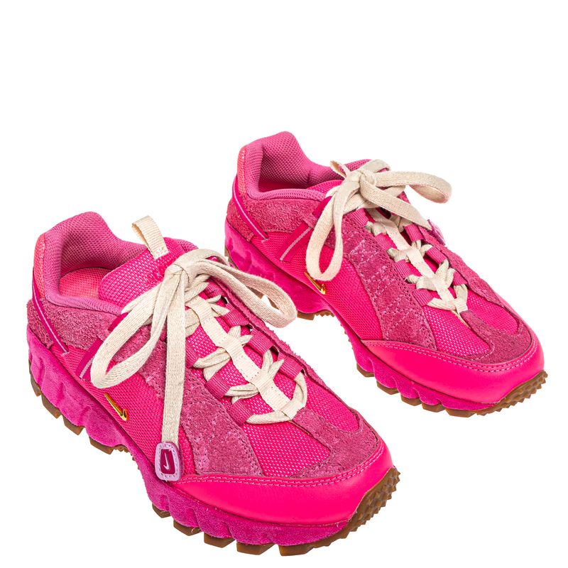 Tenis-Jacquemus-x-Nike-Air-Humara-Rosa