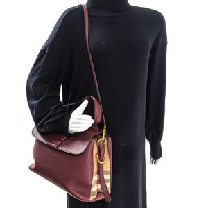 Bolsa Burberry Camberley House Check Couro Bordô