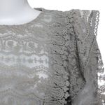 Blusa-Mixed-Rendada-com-Babado-Cinza