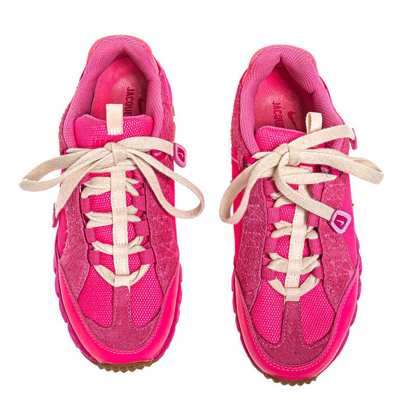 Tenis-Jacquemus-x-Nike-Air-Humara-Rosa