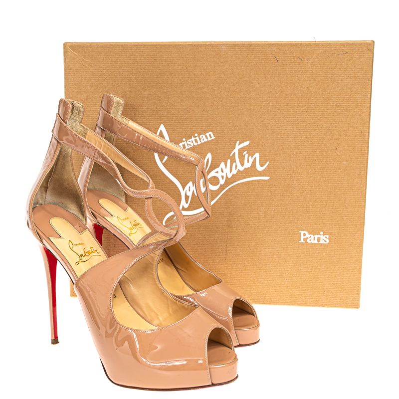 301491-Sandalia-Christian-Louboutin-Verniz-Bege-7