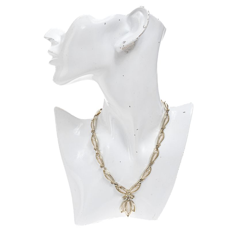Colar-Vintage-Flor-Dourado-